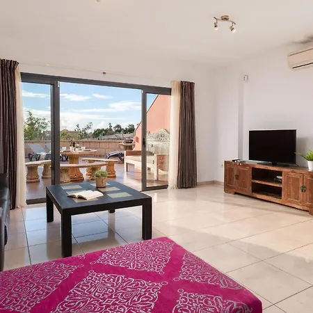 3 Bed With 3 En-Suite Bath Half Open Villa, Airco And Perfect Wifi Дом отдыха Адехе