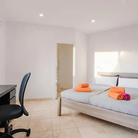 Semesterbostad 3 Bed With 3 En-Suite Bath Half Open Villa, Airco And Perfect Wifi *