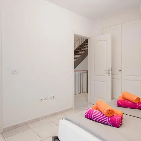 Semesterbostad 3 Bed With 3 En-Suite Bath Half Open Villa, Airco And Perfect Wifi Costa Adeje (Tenerife)