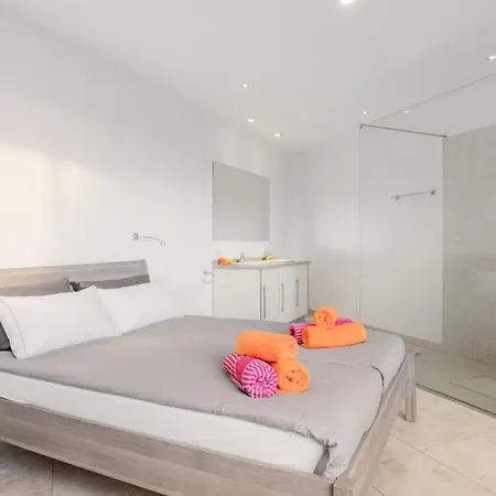 Semesterbostad 3 Bed With 3 En-Suite Bath Half Open Villa, Airco And Perfect Wifi Costa Adeje (Tenerife)